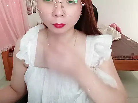 Snapshot of BabyDoll1999 chatting on May 27, 2:30 am BabyDoll1999 online show from May 27, 2:30 am