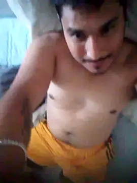 Snapshot of cristian112090 chatting on June 13, 2:48 pm cristian112090 online show from June 13, 2:48 pm