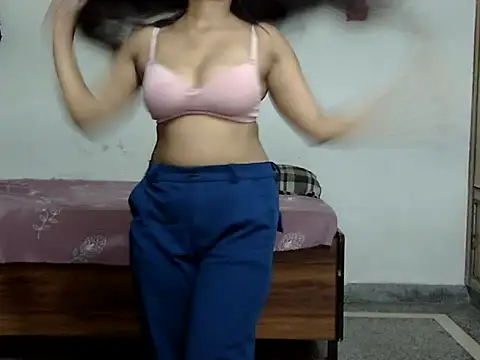 Snapshot of cute_rohani1 chatting on July 7, 4:33 pm cute rohani1 online show from July 7, 4:33 pm