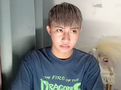 Snapshot of asiantwink0000 chatting on May 21, 1:51 pm asiantwink0000 online show from May 21, 1:51 pm