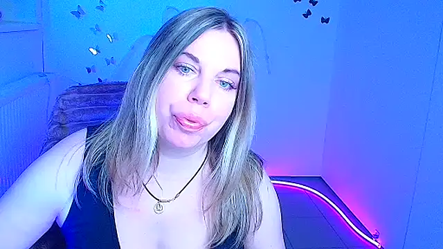 Amanda Swannn online show from March 25, 6:52 am