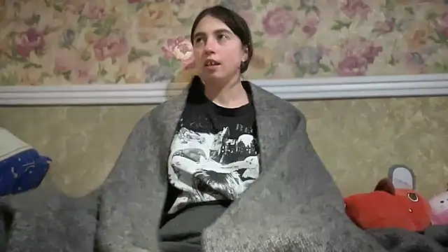 Aphr0ditee online show from February 1, 5:00 pm