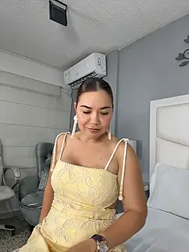 AnnaJaimes online show from April 9, 11:54 pm