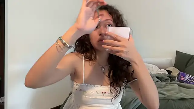 Snapshot of Alicatcua_ chatting on June 24, 6:51 pm Alicatcua online show from June 24, 6:51 pm