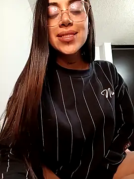 Violett  Rose online show from December 15, 2:16 am