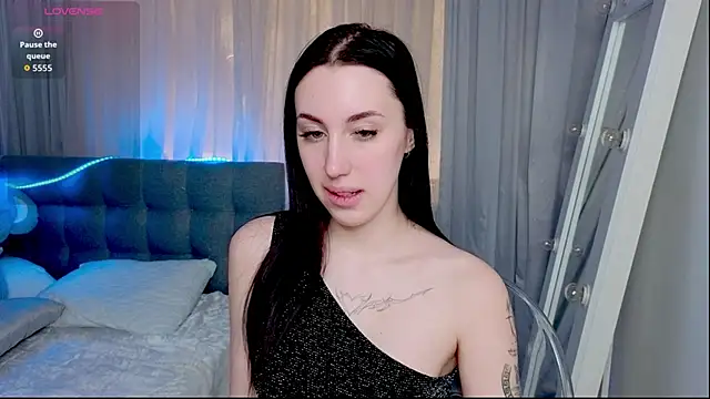 Snapshot of Miss__Linn chatting on February 4, 11:49 am Miss Linn online show from February 4, 11:49 am