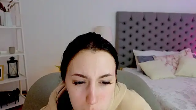 Snapshot of Miss__Linn chatting on February 5, 2:43 pm Miss Linn online show from February 5, 2:43 pm