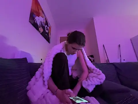 lucyx xx online show from February 8, 8:01 pm