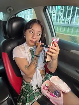 Mia fiire online show from April 13, 7:08 pm