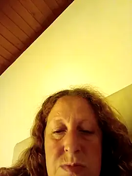 Snapshot of nikiarg chatting on February 19, 7:43 pm nikiarg online show from February 19, 7:43 pm