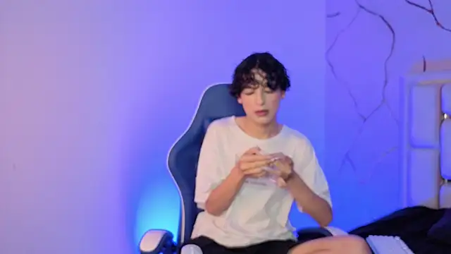 SthepanodiMonaco online show from March 31, 3:30 am