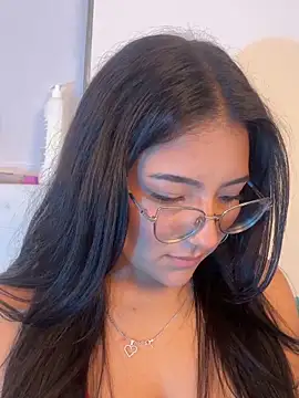 Snapshot of Dafne_se chatting on February 3, 2:53 am Dafne se online show from February 3, 2:53 am