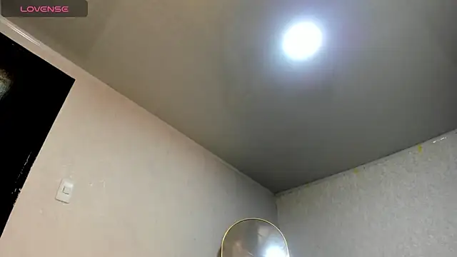 Brizza H033 online show from April 22, 9:05 pm