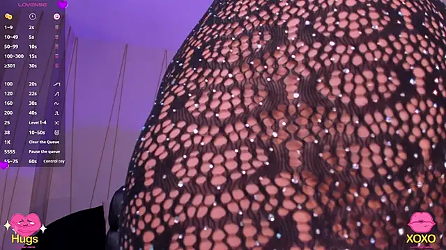 LisaFlowers  online show from April 20, 11:46 am