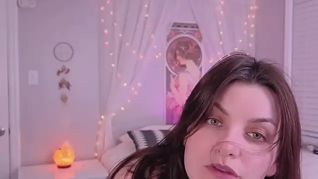 Snapshot of LysandraLace chatting on March 23, 2:26 am LysandraLace online show from March 23, 2:26 am