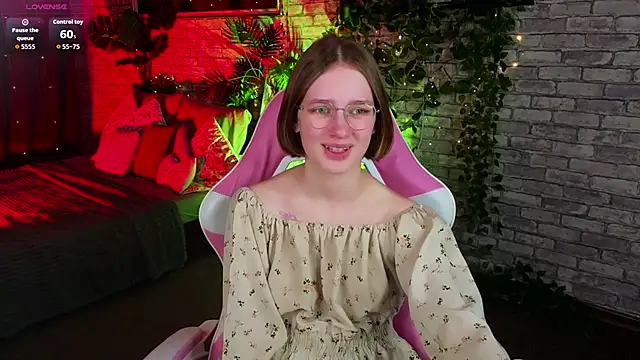 Mia Mooore online show from January 13, 1:27 pm