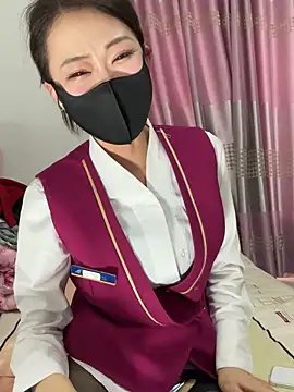 Snapshot of youyou-baby999 chatting on February 13, 3:46 am youyou-baby999 online show from February 13, 3:46 am