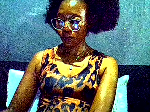 PreettyTee online show from April 17, 2:14 am