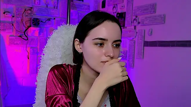 KateWillows online show from March 27, 4:40 am