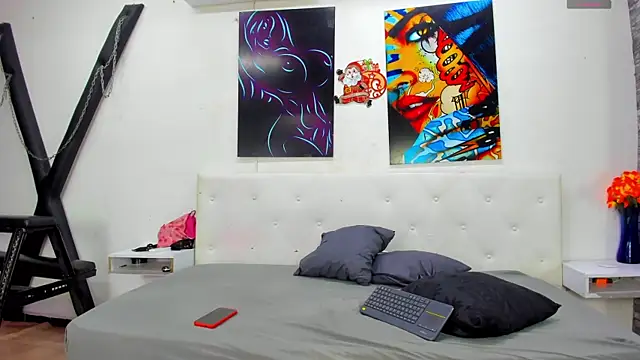 Snapshot of lucy_78_sweet chatting on December 17, 12:55 pm lucy 78 sweet online show from December 17, 12:55 pm