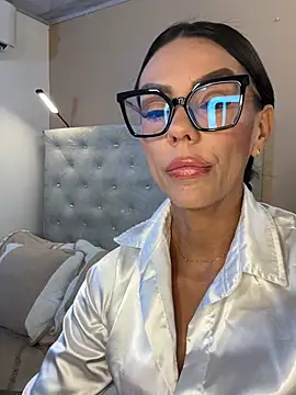 Snapshot of SofhiaTaylor chatting on January 16, 10:14 pm SofhiaTaylor online show from January 16, 10:14 pm