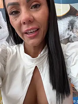 Snapshot of SofhiaTaylor chatting on February 19, 8:27 pm SofhiaTaylor online show from February 19, 8:27 pm