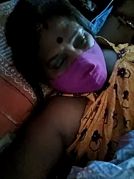 Snapshot of me-pari-hu chatting on April 5, 10:56 am me-pari-hu online show from April 5, 10:56 am