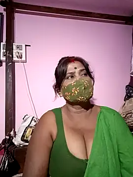 Snapshot of me-pari-hu chatting on April 8, 4:07 pm me-pari-hu online show from April 8, 4:07 pm
