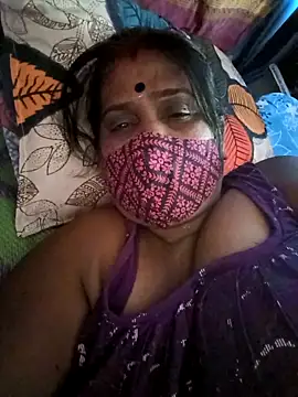 Snapshot of me-pari-hu chatting on April 11, 8:18 am me-pari-hu online show from April 11, 8:18 am