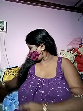 Snapshot of me-pari-hu chatting on April 20, 5:59 pm me-pari-hu online show from April 20, 5:59 pm