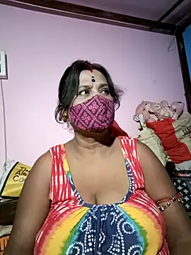 Snapshot of me-pari-hu chatting on May 2, 4:34 pm me-pari-hu online show from May 2, 4:34 pm