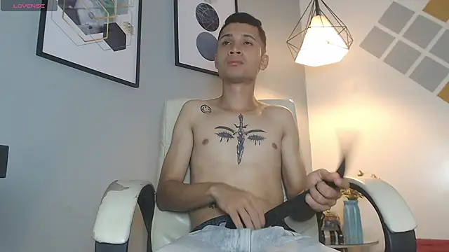 LucassSmith11 online show from February 11, 5:51 pm