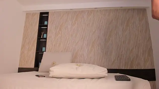 ayla velt online show from February 18, 7:43 pm