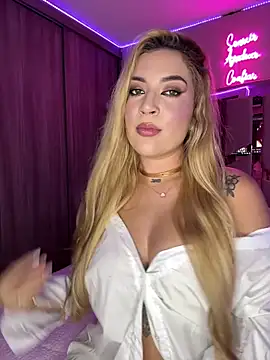 Snapshot of AlyonaWester_ chatting on February 13, 9:33 pm AlyonaWester online show from February 13, 9:33 pm