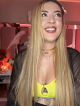 Snapshot of AlyonaWester_ chatting on February 18, 9:33 pm AlyonaWester online show from February 18, 9:33 pm