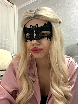 Snapshot of s4rah chatting on December 1, 3:50 pm s4rah online show from December 1, 3:50 pm