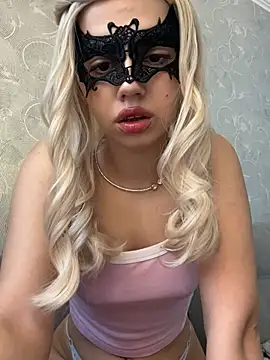 Snapshot of s4rah chatting on March 3, 12:33 pm s4rah online show from March 3, 12:33 pm