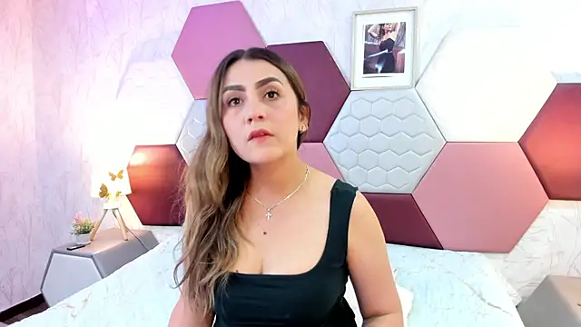 Snapshot of AriaRous chatting on April 25, 6:05 pm AriaRous online show from April 25, 6:05 pm