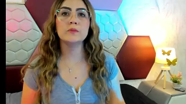 Snapshot of AriaRous chatting on April 28, 4:34 pm AriaRous online show from April 28, 4:34 pm