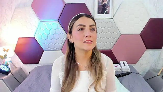 Snapshot of AriaRous chatting on May 1, 4:55 pm AriaRous online show from May 1, 4:55 pm