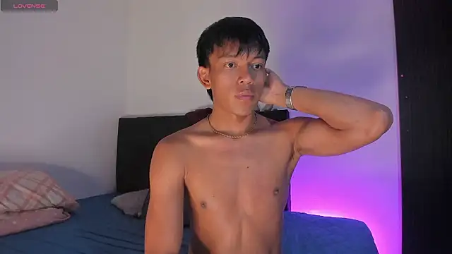 santinaughty online show from February 6, 3:22 am