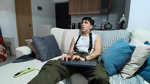 liorvante online show from January 18, 11:30 pm