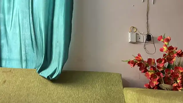 Piyyuu online show from April 5, 5:59 am