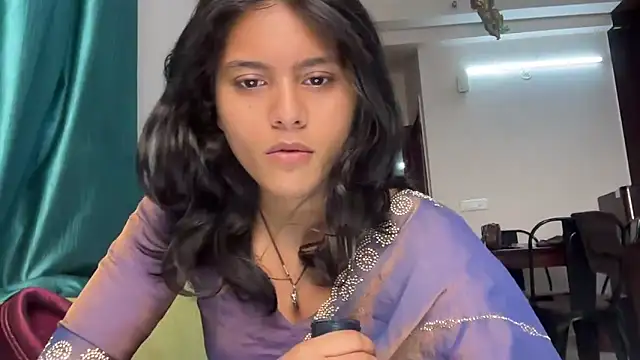 Piyyuu online show from April 18, 12:53 pm