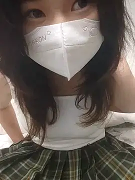 Snapshot of miniiceyya chatting on December 2, 5:35 am miniiceyya online show from December 2, 5:35 am