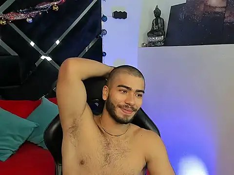 Snapshot of Franco_banderas chatting on December 16, 2:22 pm Franco banderas online show from December 16, 2:22 pm