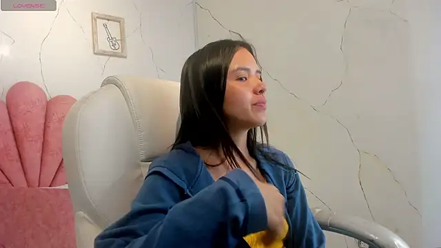 Cherrybombs  online show from February 17, 12:45 pm