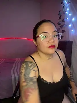 Lindalatina2001 online show from January 14, 12:05 am