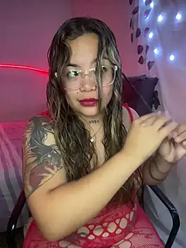 Snapshot of Lindalatina2001 chatting on January 17, 1:10 am Lindalatina2001 online show from January 17, 1:10 am