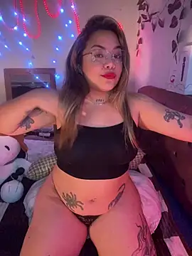 Lindalatina2001 online show from June 4, 6:47 pm